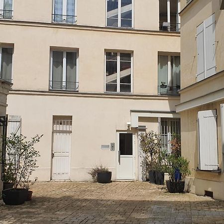 Studio Calme Et Ensoleille Entierement Renove Париж Екстериор снимка