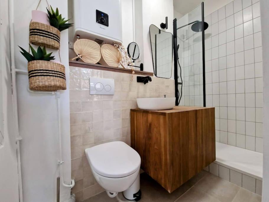 Studio Calme Et Ensoleille Entierement Renove Париж Екстериор снимка